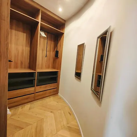 Deak Square, Luxury Anker Palace דירה *